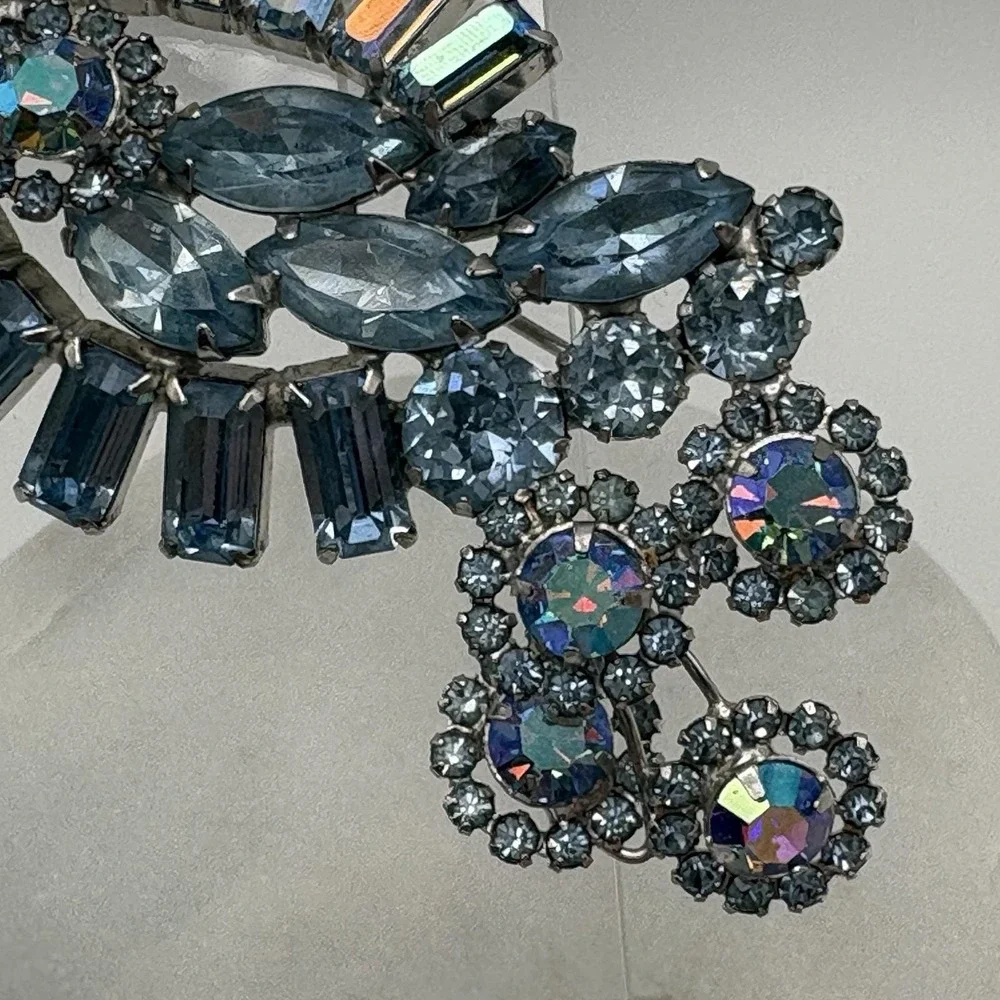 Vintage Weiss Brooch Crystal Rhinestone Blue and AB Blue LARGE! Gorgeous